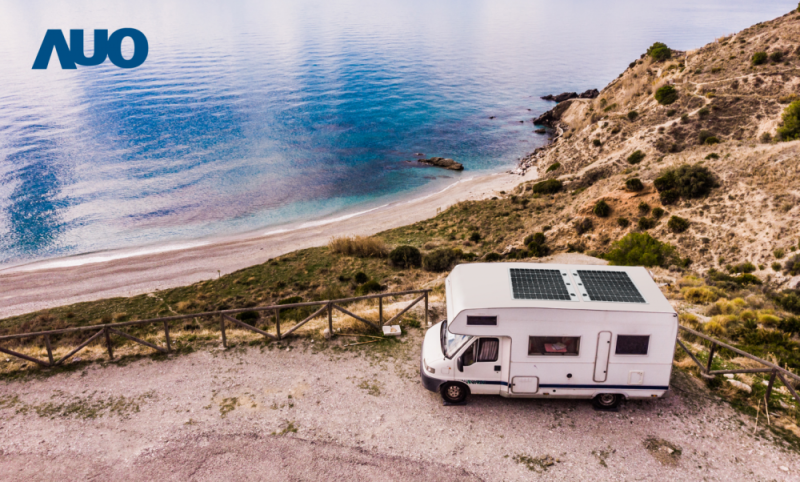 「可撓輕量化太陽光電板SunCurva」使用輕量特殊耐候型複合板取代傳統太陽能板的玻璃前板，不僅降低70%重量，每米平方僅3Kg；具有抗衝擊性能及通過電磁相容性測試，可應用於交通運輸工具，如露營車、遊艇等